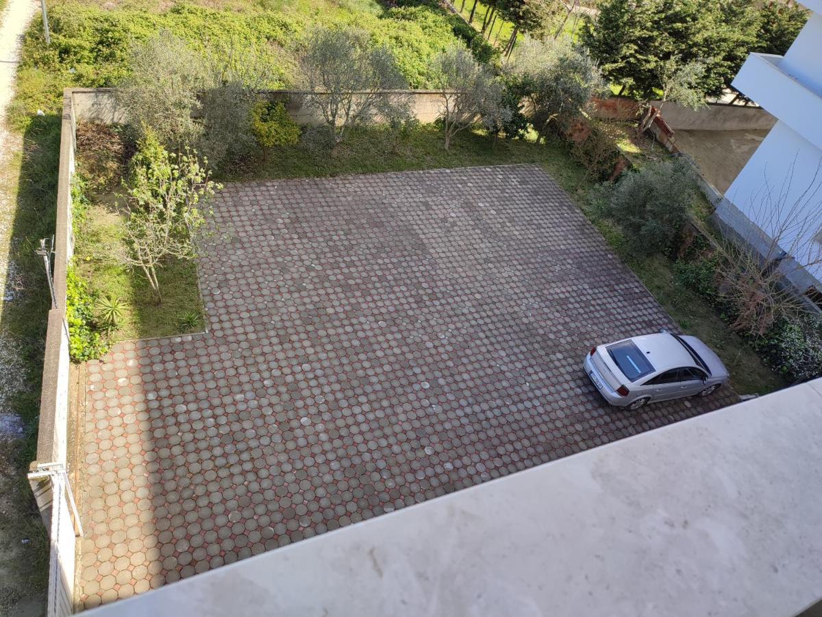Sabi Apartment Golem Qerret Exterior photo